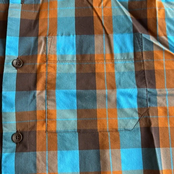 Arc'teryx Short Sleeve Casual Button Down Shirt - Picture 4 of 9